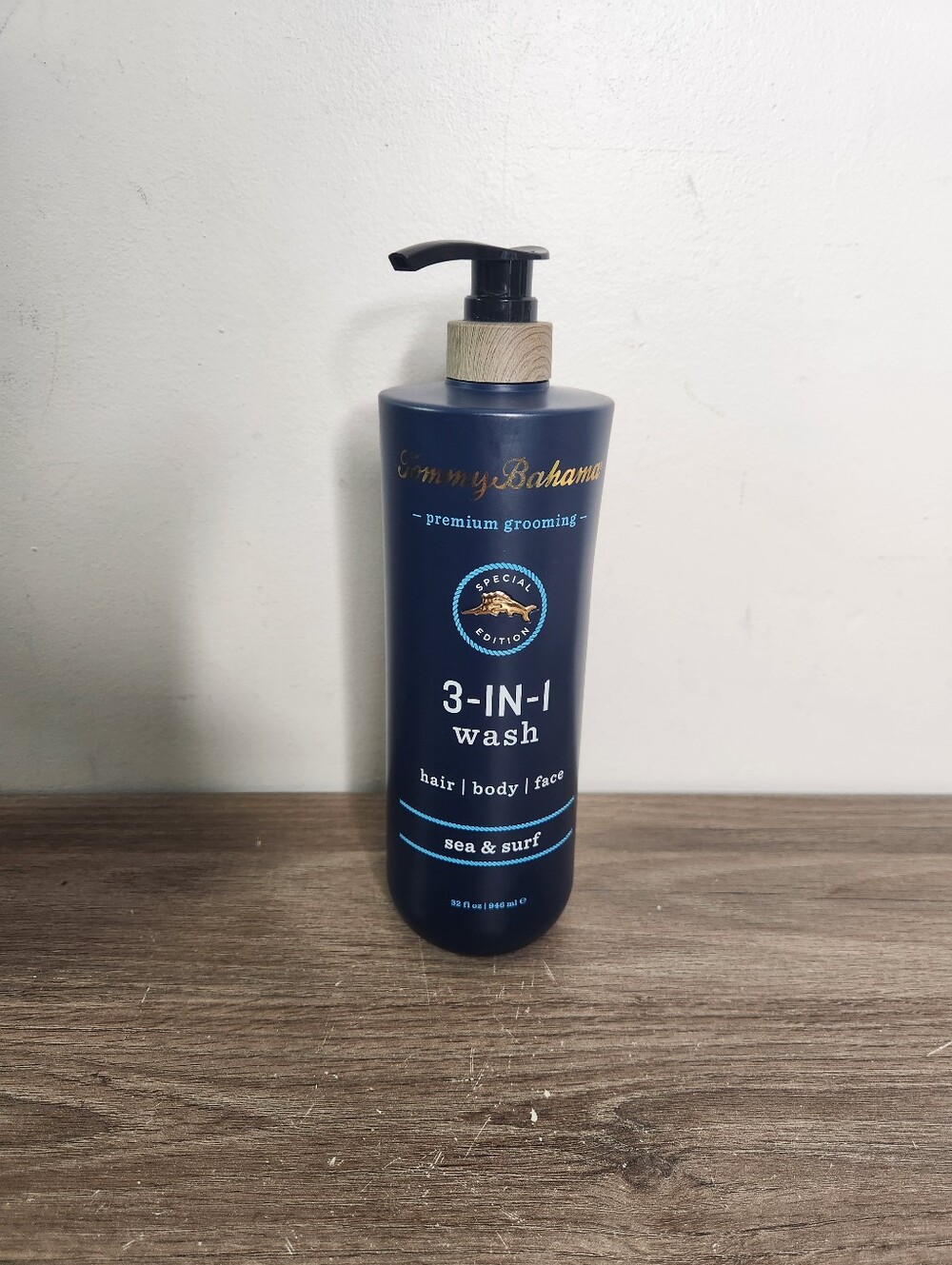 TOMMY BAHAMA Special Edition SEA & SURF 3-In-1 Hair, Body & Face Wash